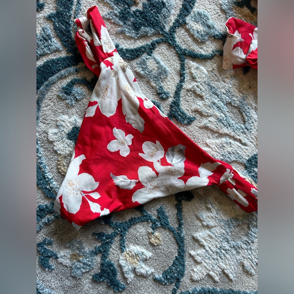 Frankie’s bikinis red floral bikini set SMALL top & bottom - Picture 4 of 5